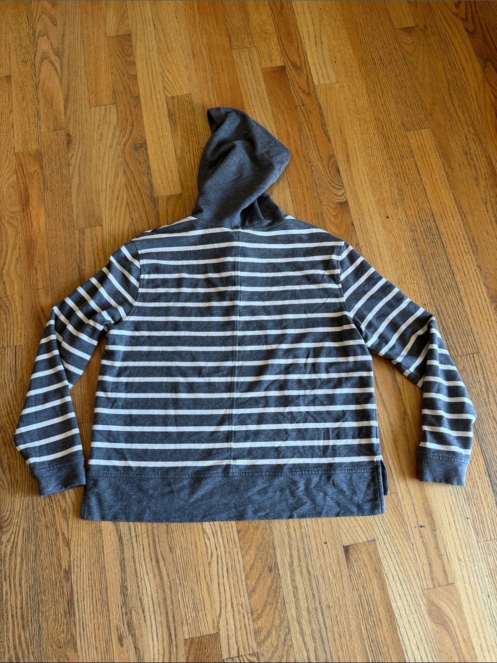 CAbi Charcoal Gray & White Striped Lace-Up Hoodie Medium - Picture 11 of 14